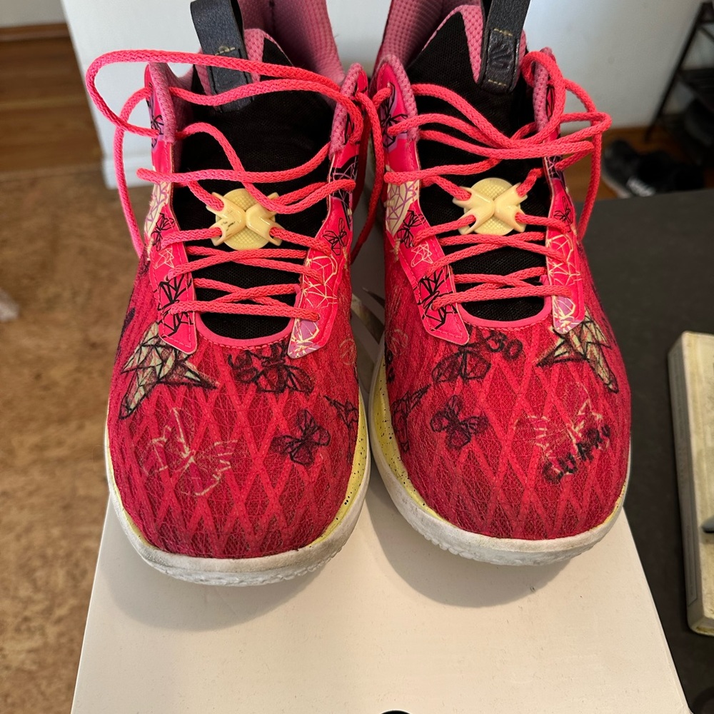 Curry 10 shoes - Dad Girl shoes size 15 worn a few times and in great condition